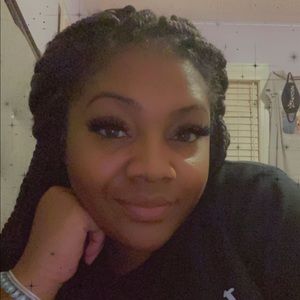 Meet your Posher, Kiana